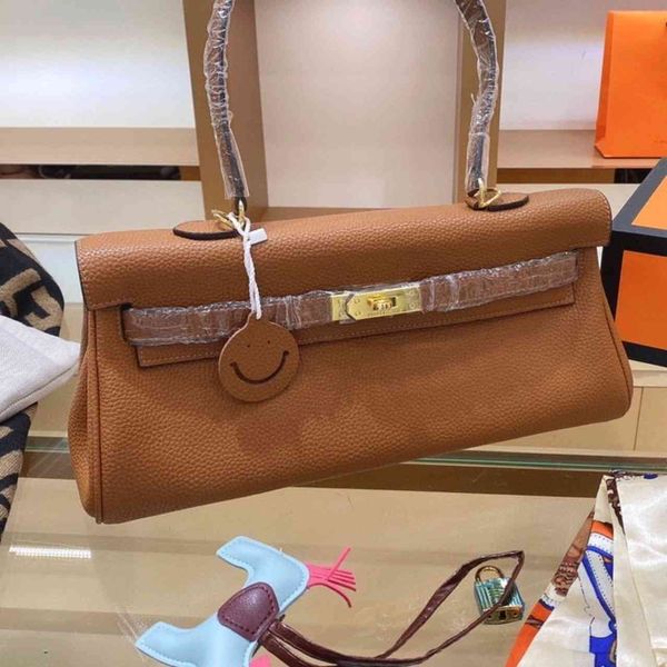 

2021 leisure car sewing middle lock black horizontal square with cover solid soft handle bag