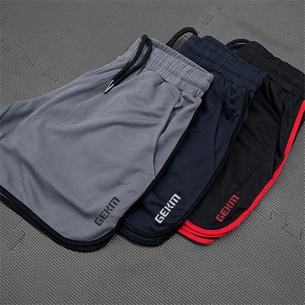 

new men's fitness bodybuilding shorts men's summer fitness men's quick-drying net breathable sportswear jogging beach shorts, White;black