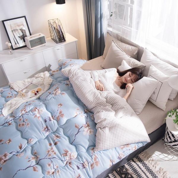 

winter/autumn stiching quilted polyester duvet quilt bedding throw blanket 100% polyester filler warm comforter