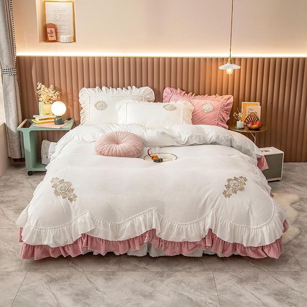 

bedding sets 4pcs crystal velvet princess style luxury  king size duvet cover set bed skirt pillowcase bedclothes