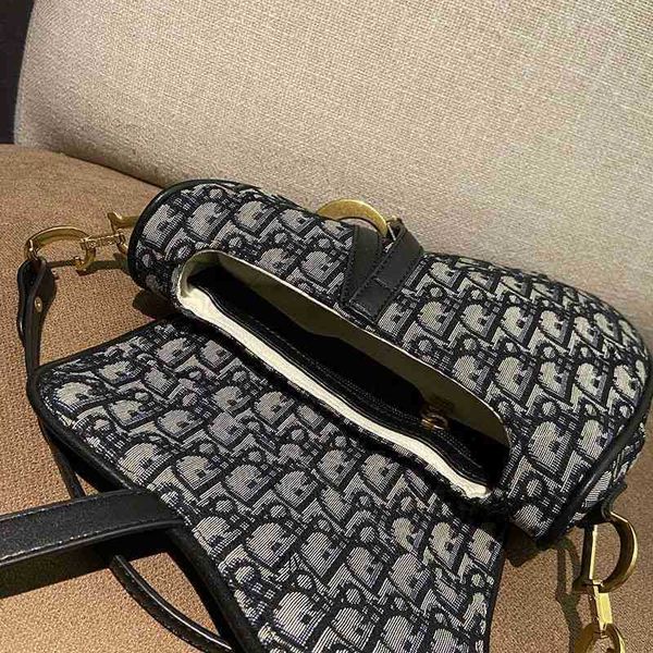 

[star matching ]saddle bag 2021 summer new women's retro one shoulder messenger portable fashion trend zly presbyopia canvas zly b zly