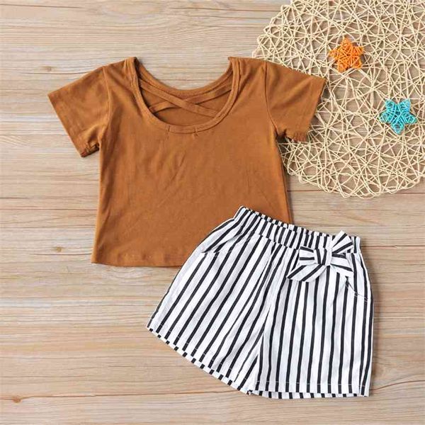 Set da bambina Abiti estivi da neonata Top a tinta unita kaki a maniche corte + Pantaloncini a righe 2 pezzi Completo da completo Abbigliamento per bambini 210528