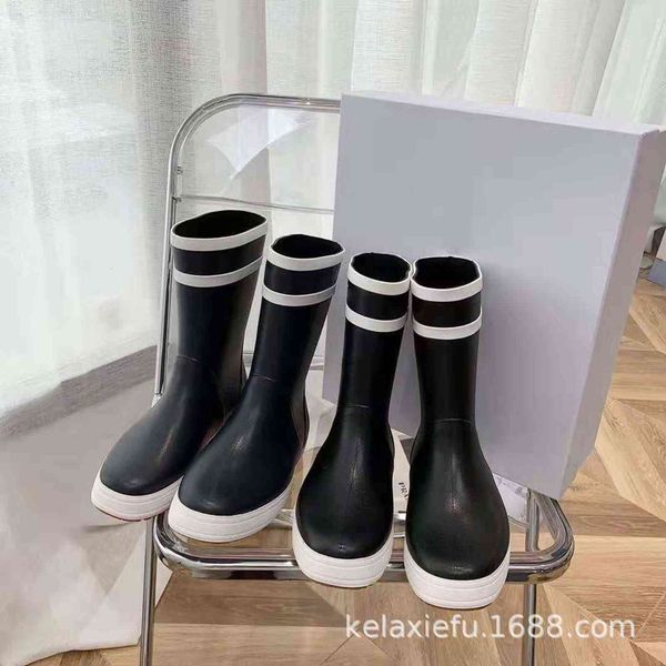 

high end women's boots 2021 summer medium rain versatile breathable shoes flat bottomed casual fashion short knight, Black