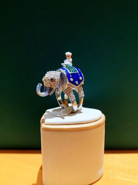 

stud earrings t elephant ring set with s925 silver, Golden;silver