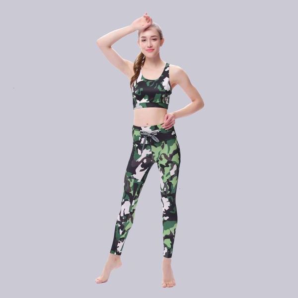 

2021women's new camouflage print sports yoga fitness vest pants set, Gray