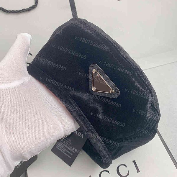 

design inverted triangular label beret children's fall versatile velvet family bud spring and net red painter hat, Blue;gray