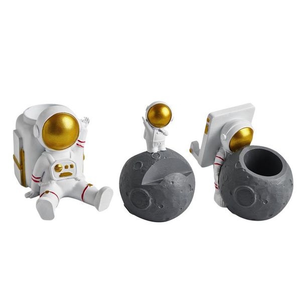 

cute flowerpot astronaut shaped resin succulent planter desk mini ornament