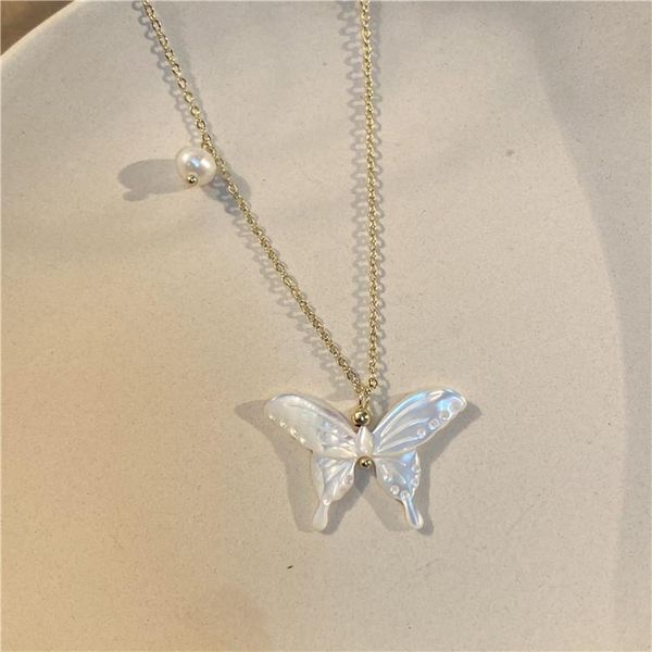

pendant necklaces french retro natural shell carved butterfly super fairy necklace small fresh and cool ethos clavicle chain female, Silver