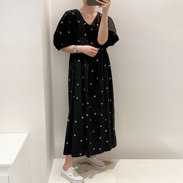 

casual dresses [ewq]simple ladies black robe loose runway dress 2021 summer women vintage thin puff sleeve v-neck maxi, Black;gray