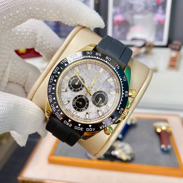 Роскошные мужские часы смотрят золотой секундомер Top Brand Chronograph Wirstwatches Rubber Strap Sport Quartz Man Designer Watch Gath