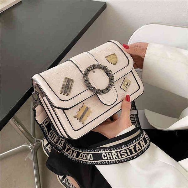 

2022 factory outlet advanced sense small new foreign style messenger bag women's versatile ins badge fashion wide shoulder net red enve