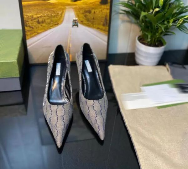 Luxus Designer Damen Sandalen Hacker Project Knife Damen High Heels 8cm Absatz Hochzeit Spitzenschuhe