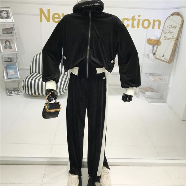 

velvet suit women's autumn and winter 2021 niche design new wide-leg pants short jacket casual fashion two-piece foreign style, White