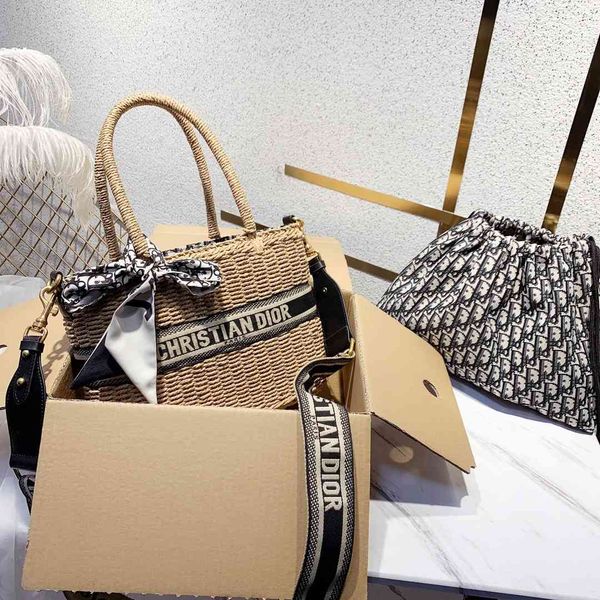 

girls' 2021 new fashion little xianqi d family vegetable basket woven bucket bag