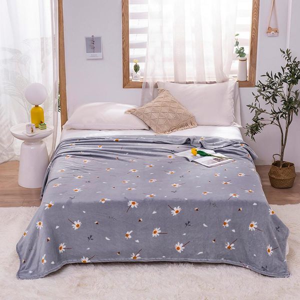 

mlssx flower bedspread blanket 200x230cm high density super soft flannel blanket to on for the sofa/bed/car portable plaids