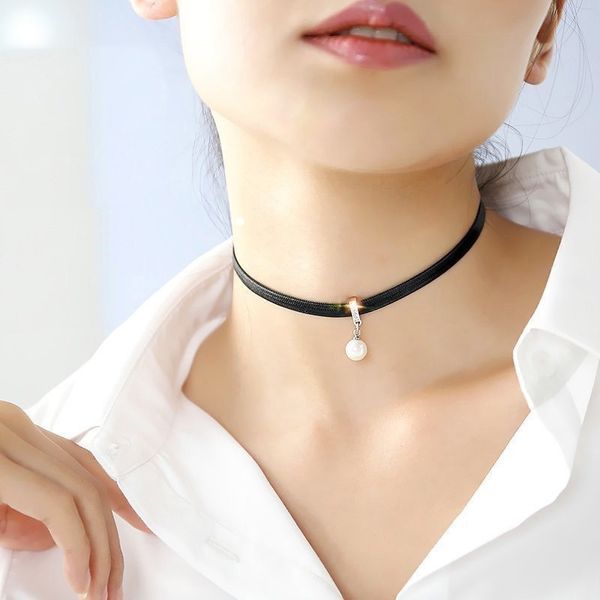 NEUE 2021 INS Kristall Schwarz Sexy Halskette frauen Schlüsselbein Kette Bib Aussage Choker Halskette Anhänger Mode Prinzessin Hochzeit Frauen schmuck