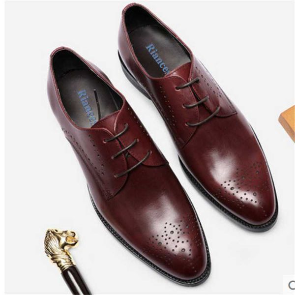

dress shoes leather shoes, business suit, pointed lace-up carved brogues, Black