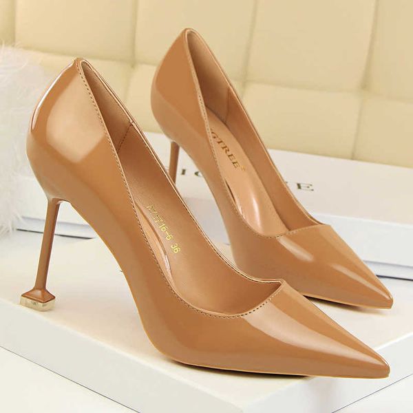 

classic luxury designer shoes pumps patent leather women high heels stiletto ladies pointed toe party paris wholesale, Black