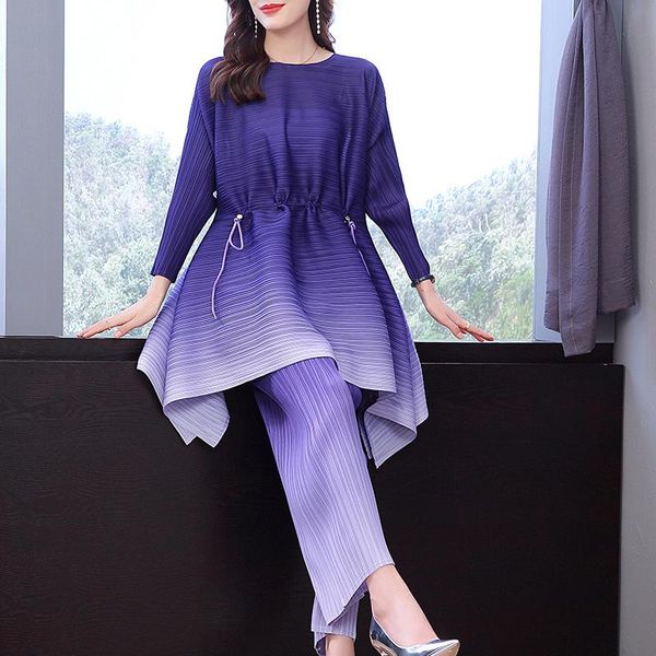 

women's two piece pants 2021 pleated spring and autumn a-line straight temperament age reducing cross suit, White