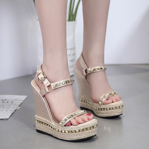 

thick bottom high-heeled sandals 2021 rome wind rivet, Black