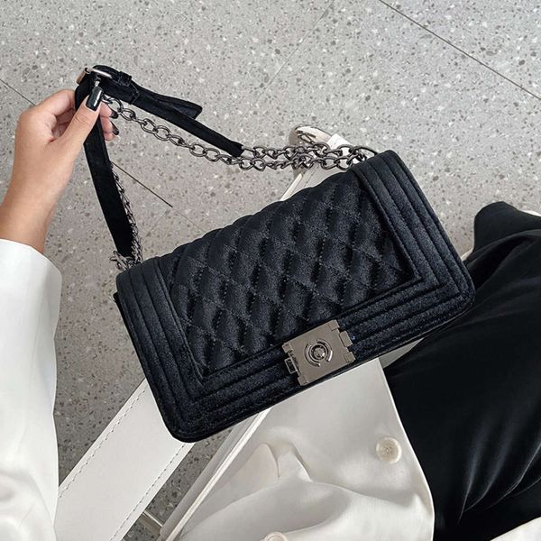 

fashion women's 2021 new korean lingge embroidery small square gold velvet fabric chain lock single shoulder bag