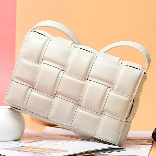 

waist bags designer handbags imitation luxury brands chain weave shoulder cross body for women 2021 pillow clutches