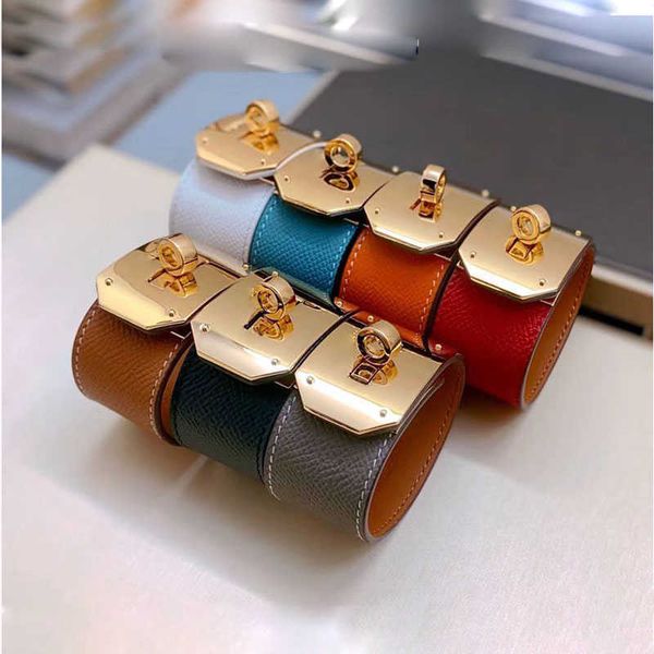 

famous brand fashion jewelry real leather bracelet for women the gift q0720, Black