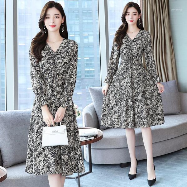 

casual dresses autumn winter black vintage floral chiffon midi dress plus size boho 2021 elegant women party long sleeve vestidos, Black;gray
