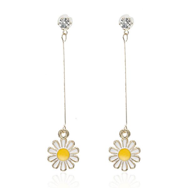 

studs earrings korean personality versatile little daisy, Golden;silver