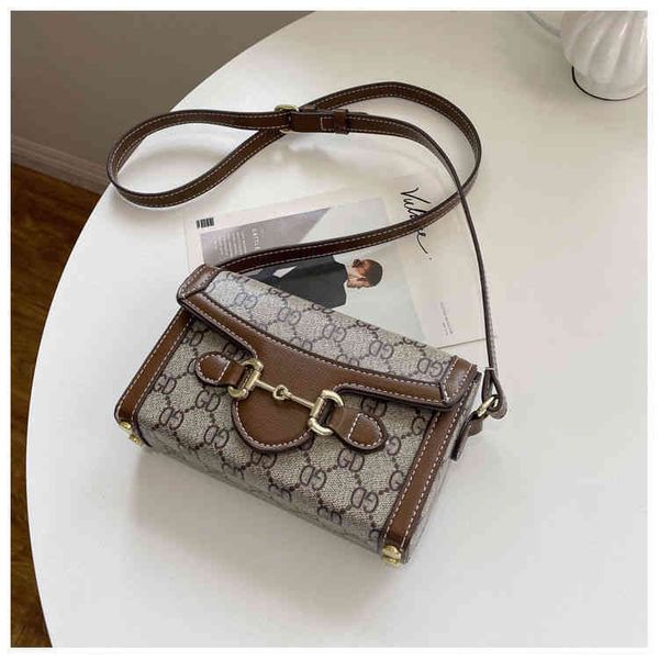 

2022 factory wholesale high sense female korean fashion versatile retro small square bag net red single shoulder messenger bag