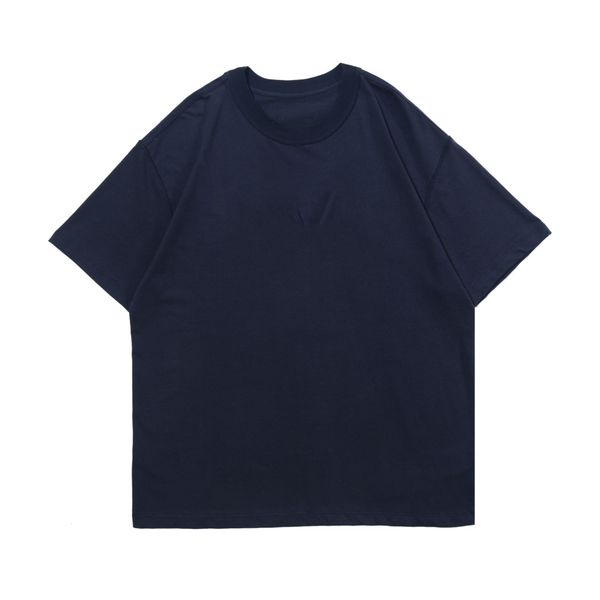 

the 6th season of 19th ss is a short sleeve t-shirt for the 6th season, White;black