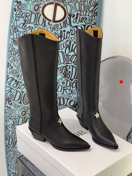 

2022 women designer boots desert boot flamingos love arrow 100% real leather medal coarse non-slip winter shoes size eu35-40 -m226, Black