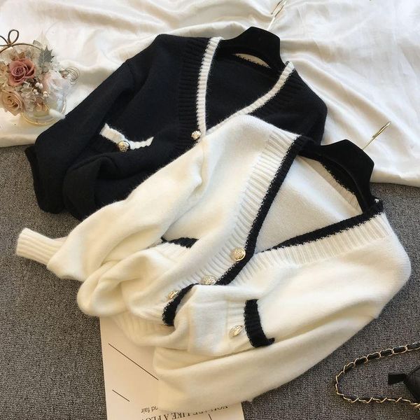 

short coat sweater cardigan female knitted wing fashion hitting the scene early autumn new v-neck single-breasted pocket, White