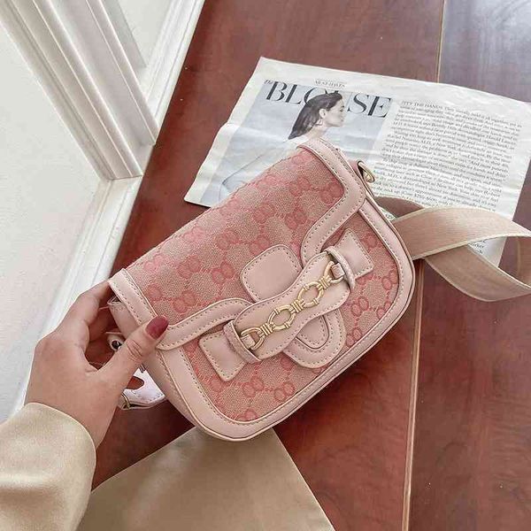 

2022 factory wholesale handbag women's printed saddle