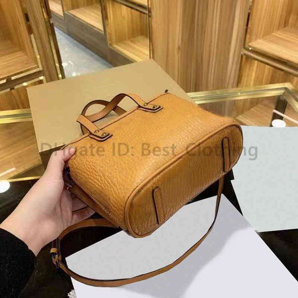 

luxury designer m women bags saddle letter artwork zipper lady fashion totes