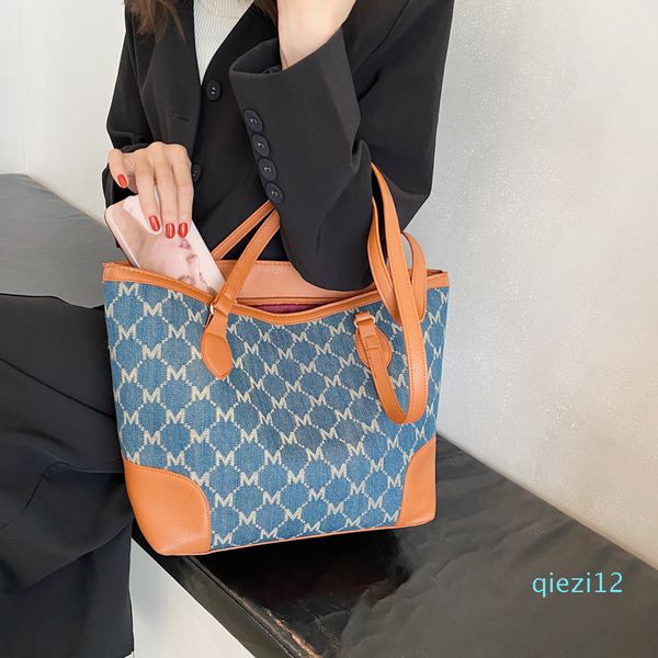 

2021 new s 2021 new large capacity portable women's fashion printed casual shoulder bag contrast tote bag