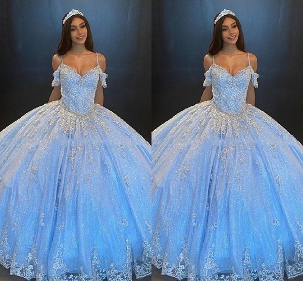 Bling Tulle Bahama Blue Quinceanera Elbiseler Balyoyu Omuz Aplike Dantel Boncuklu Kristal Açık Dantel Up Balo Mezuniyet Formal