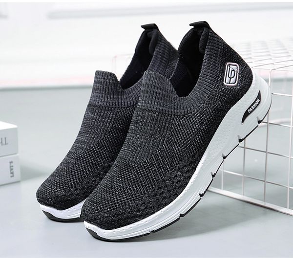 

women's shoes autumn 2021 new breathable soft-soled running shoes casual sports shoe women zz238