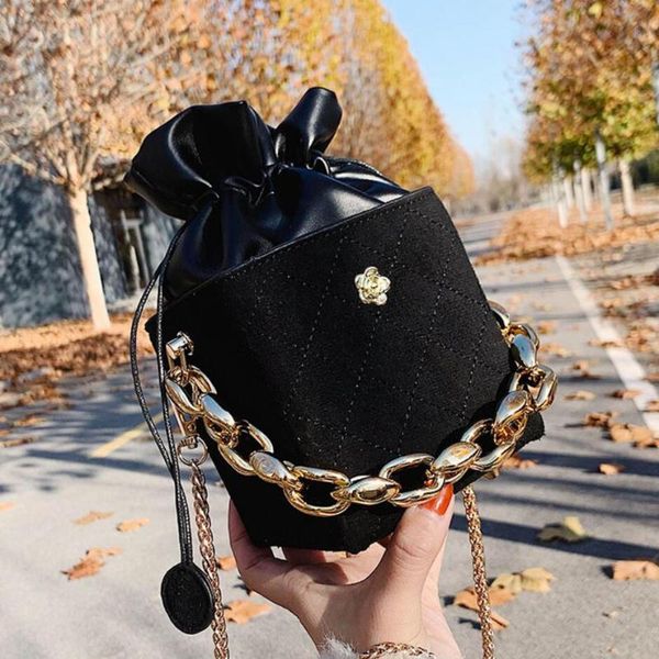 

shoulder bags thick chain tote bucket bag 2021 fashion high-quality matte pu leather women's designer handbag messenger