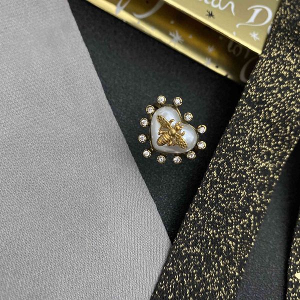 

dijia open ring d family live set zircon little bee brass material, Silver