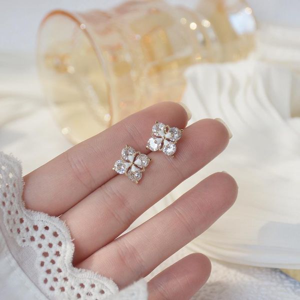 

stud korea design fashion jewelry exquisite zircon flower layered earrings elegant women's white oil, Golden;silver