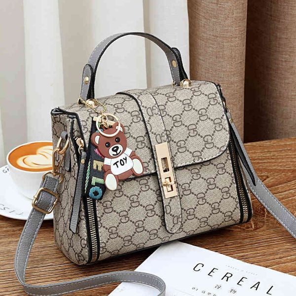 

2022 new factory wholesale small bag women's high-capacity trendy korean red versatile ins one shoulder messenger bag
