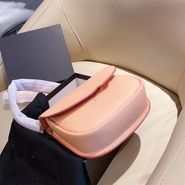 

2021 classic small envelope worn one shoulder high-capacity new winter piggy bag