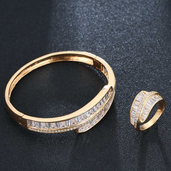 Outras pulseiras Hot Style Elegante merecem desempenhar o papel de personalidade contratada Cobre Inlay Zircon Bracelets Rings Suits Lady Bracelet Q0717