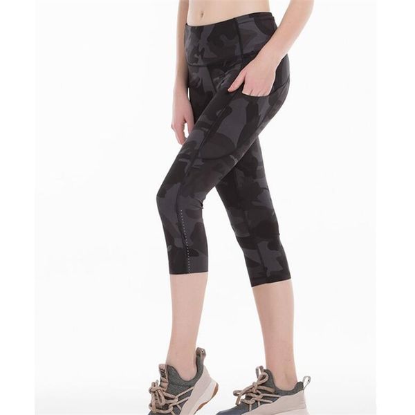 Sports Capris Gym Freggings in tessuto per allungamento super qualità camo Vino nero Capris Leggings 210925