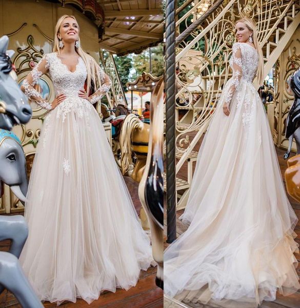 

2021 lace long sleeves weddinig dresses v neck a line champagne tulle appliques plus size bridal gowns with button summer beach boho wedding, White