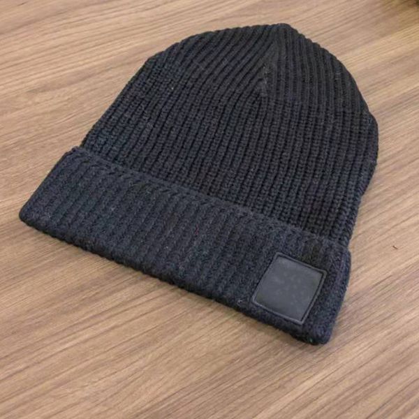 Продажа на открытом воздухе мода мода унисекс зима вязаная шапка мужчина шапочка вязание теплые капота спортивные кепки женщины шляпы вязание хип-хоп череп наружные кепки