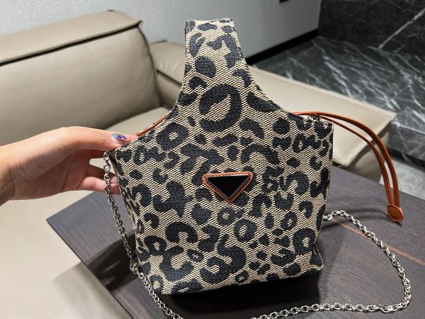 

small chest pack wallets high-quality fashion bags wallets simple restoring ancient ways joker classic brand designer