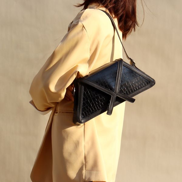 

women's fashion shoulder bag selling in europe and america trapezoid design stone pattern pu leather suitable for work parties three co, Black;red