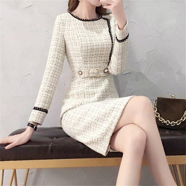 

long skirt with backing, coat, waist bag hip skirt, autumn s, White